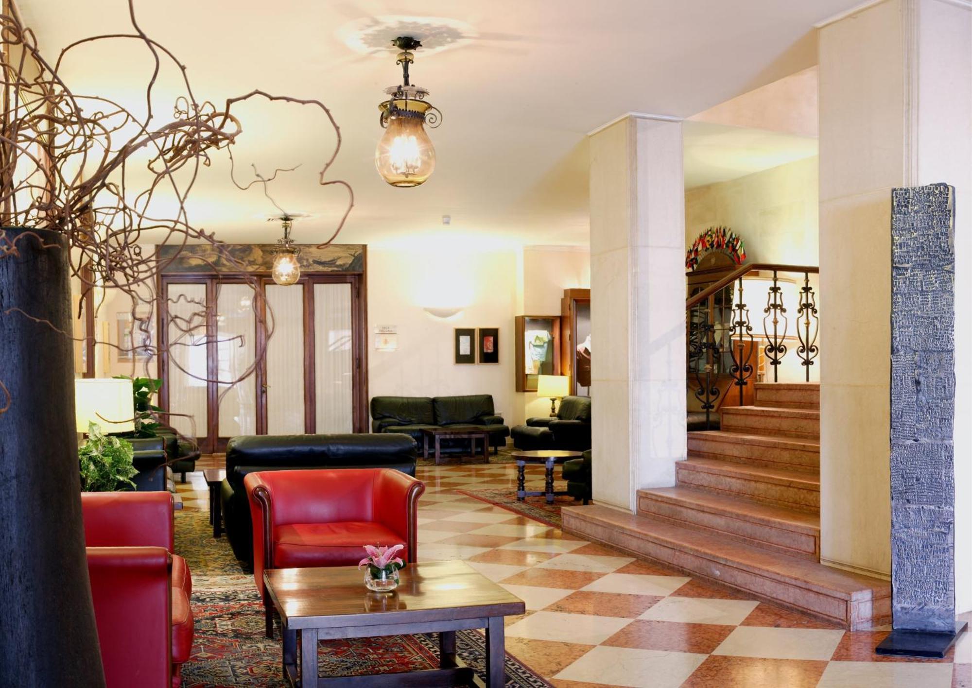 Astoria Hotel Italia Udine Esterno foto