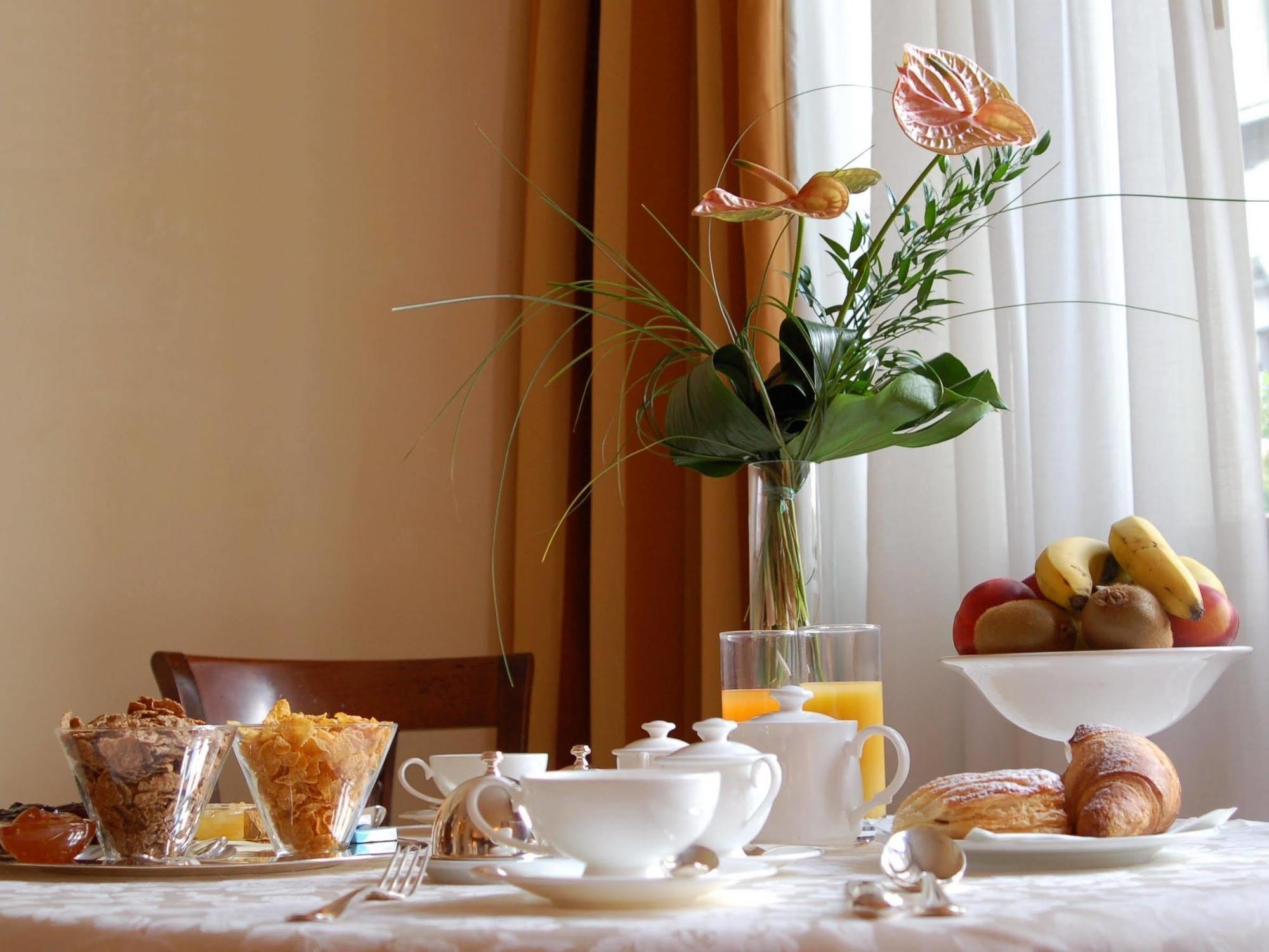Astoria Hotel Italia Udine Esterno foto