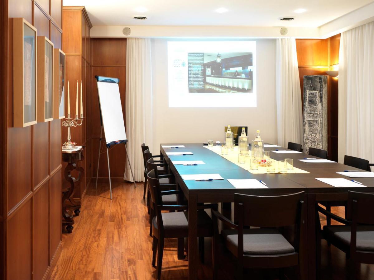 Astoria Hotel Italia Udine Esterno foto