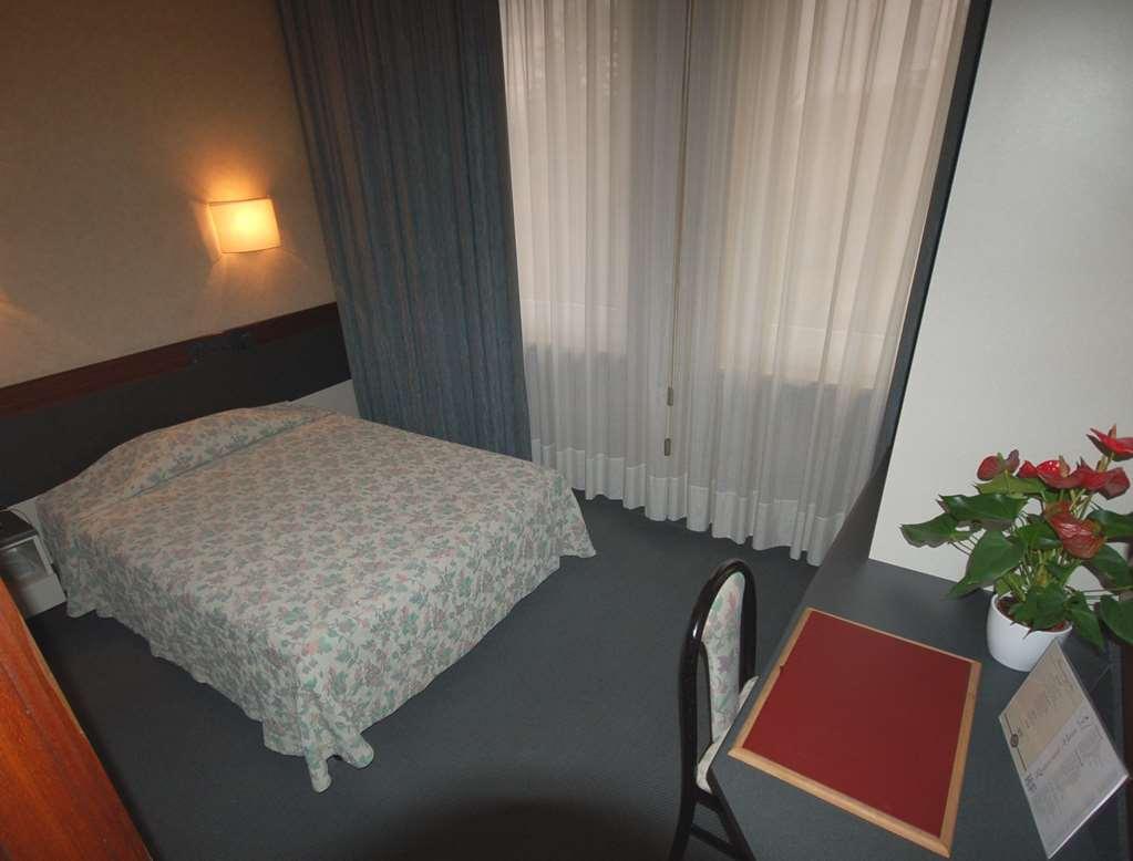 Astoria Hotel Italia Udine Camera foto