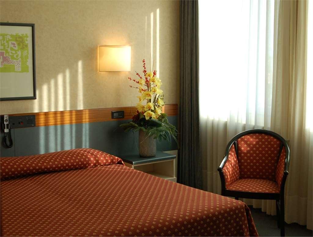Astoria Hotel Italia Udine Camera foto